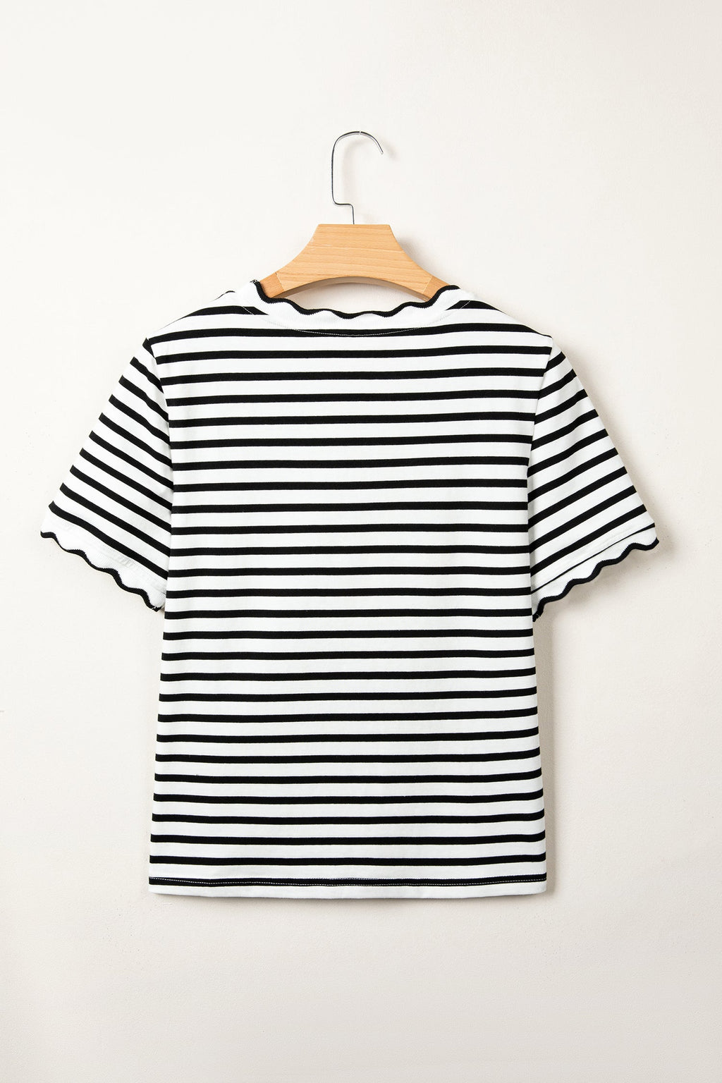 Women's Stripe Scalloped Trim Round Neck Knit T-Shirt