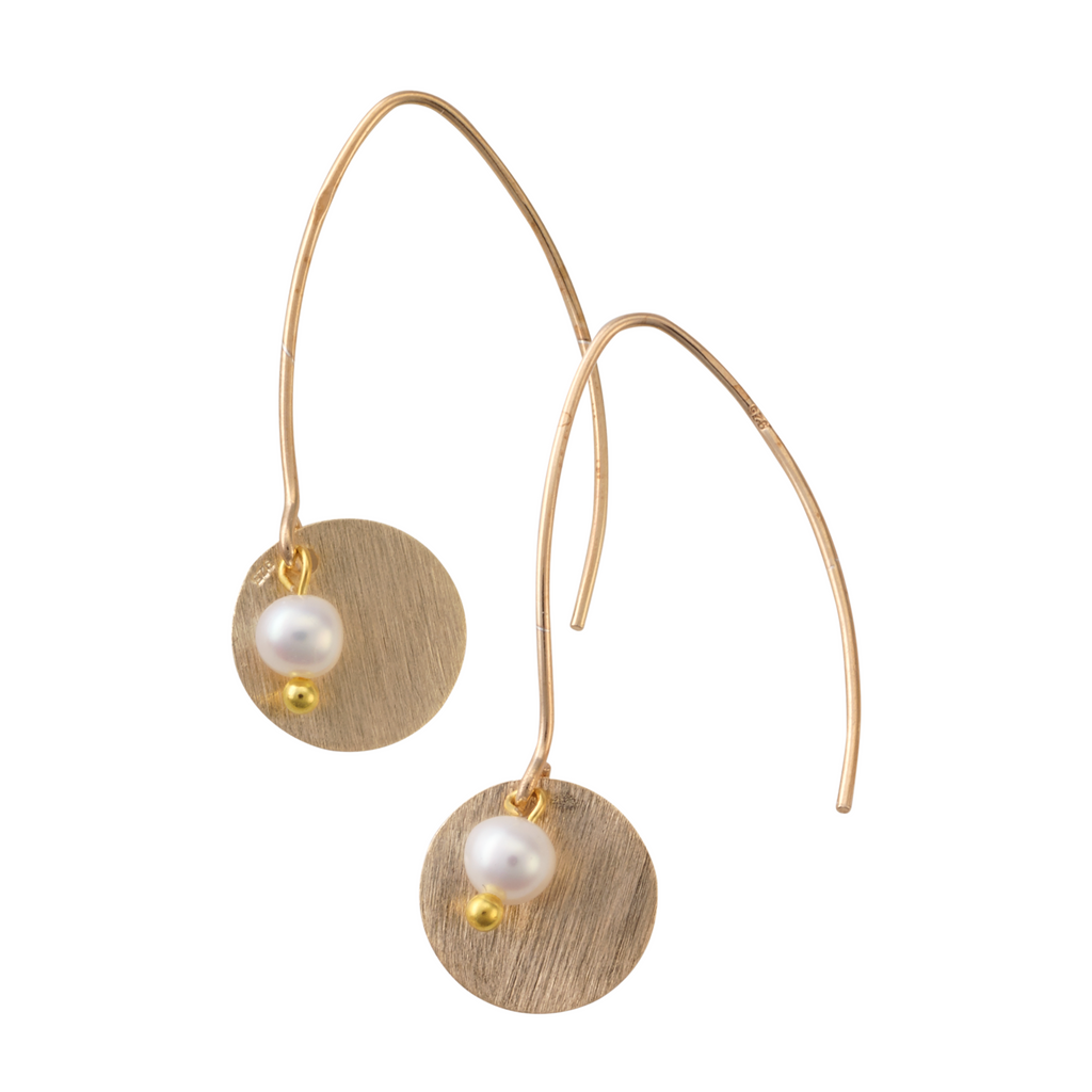 Brushed Silver Disc Earrings with Freshwater Seed Pearls - Image 3
