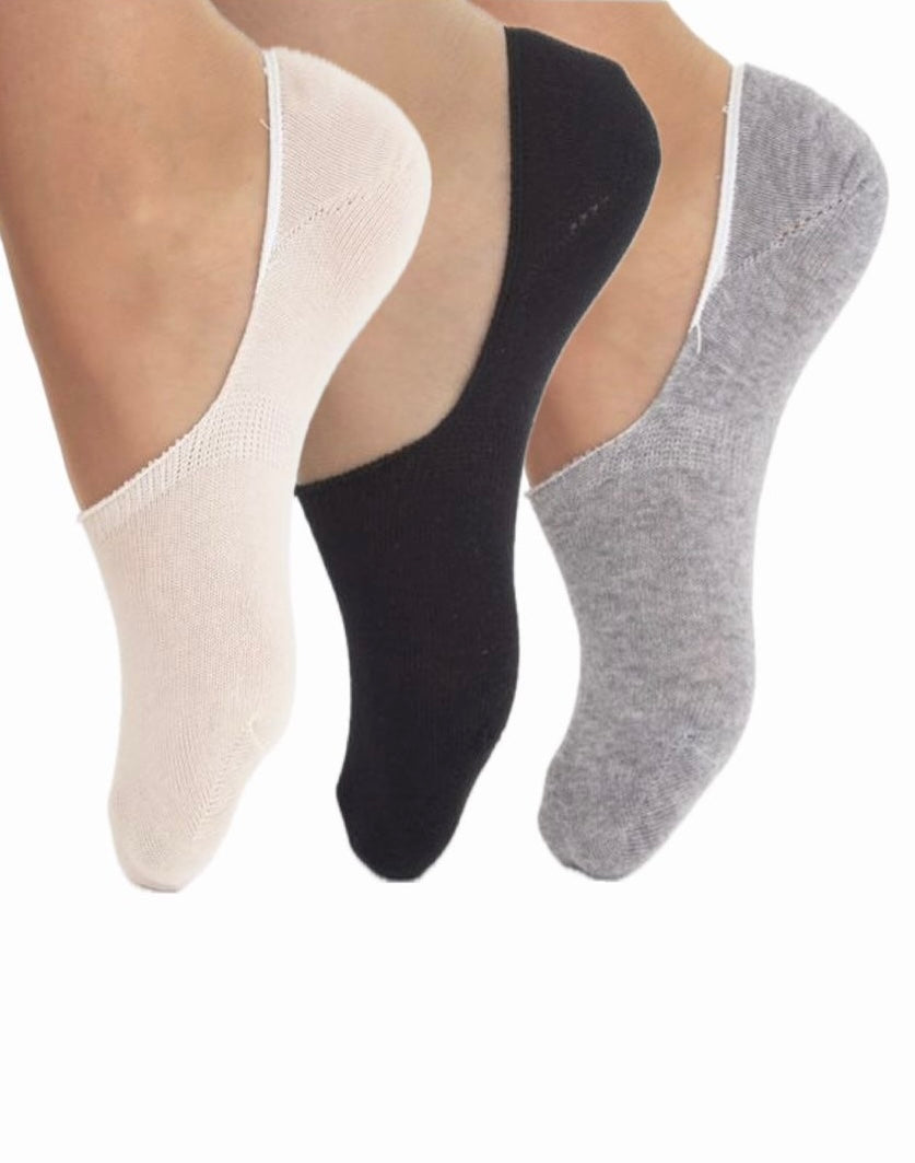Set of three women's no show socks in black, light grey melange, and panna cream colors with silicone grip detail.