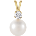 Amélie pearl and 1/6 CT diamond pendant set in gold and white metal