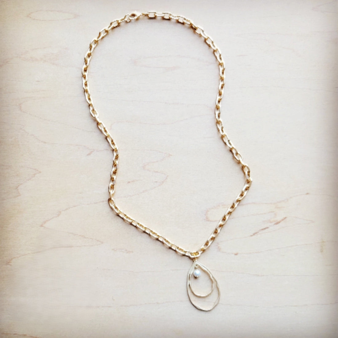 **Matte Gold Necklace w/ Matte Gold Pearl Pendant 259o