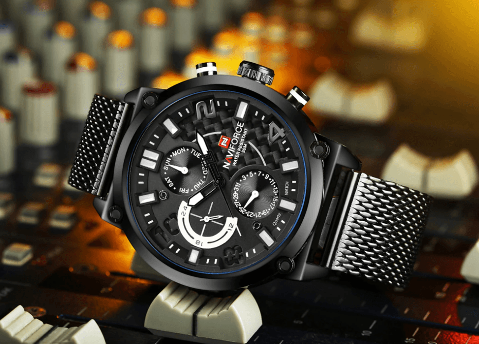 Men's Analog Quartz Wrist Watch with Stainless Steel Mesh Band