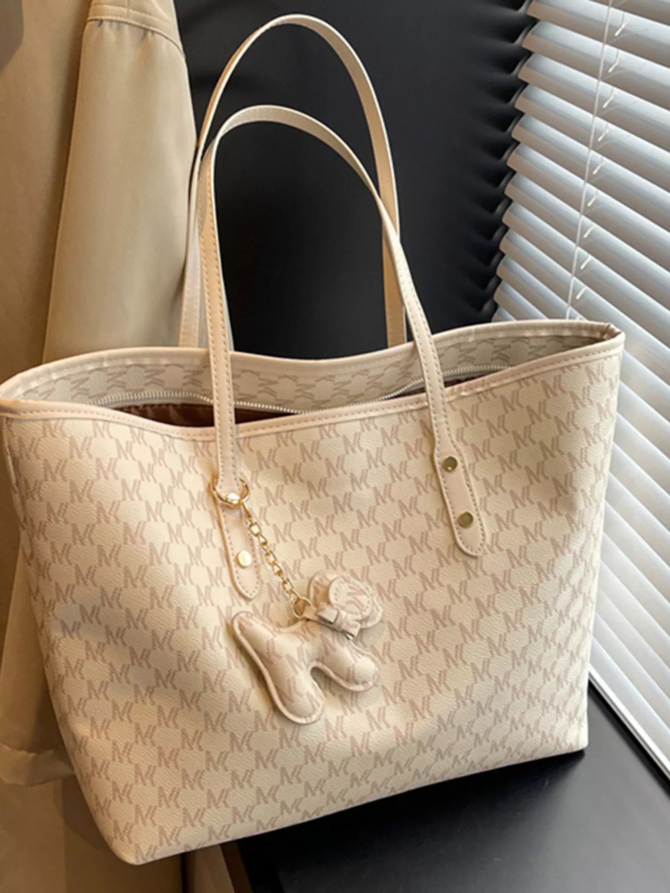 23ee276300264e85afb795bd82cdb690-Max-Origin