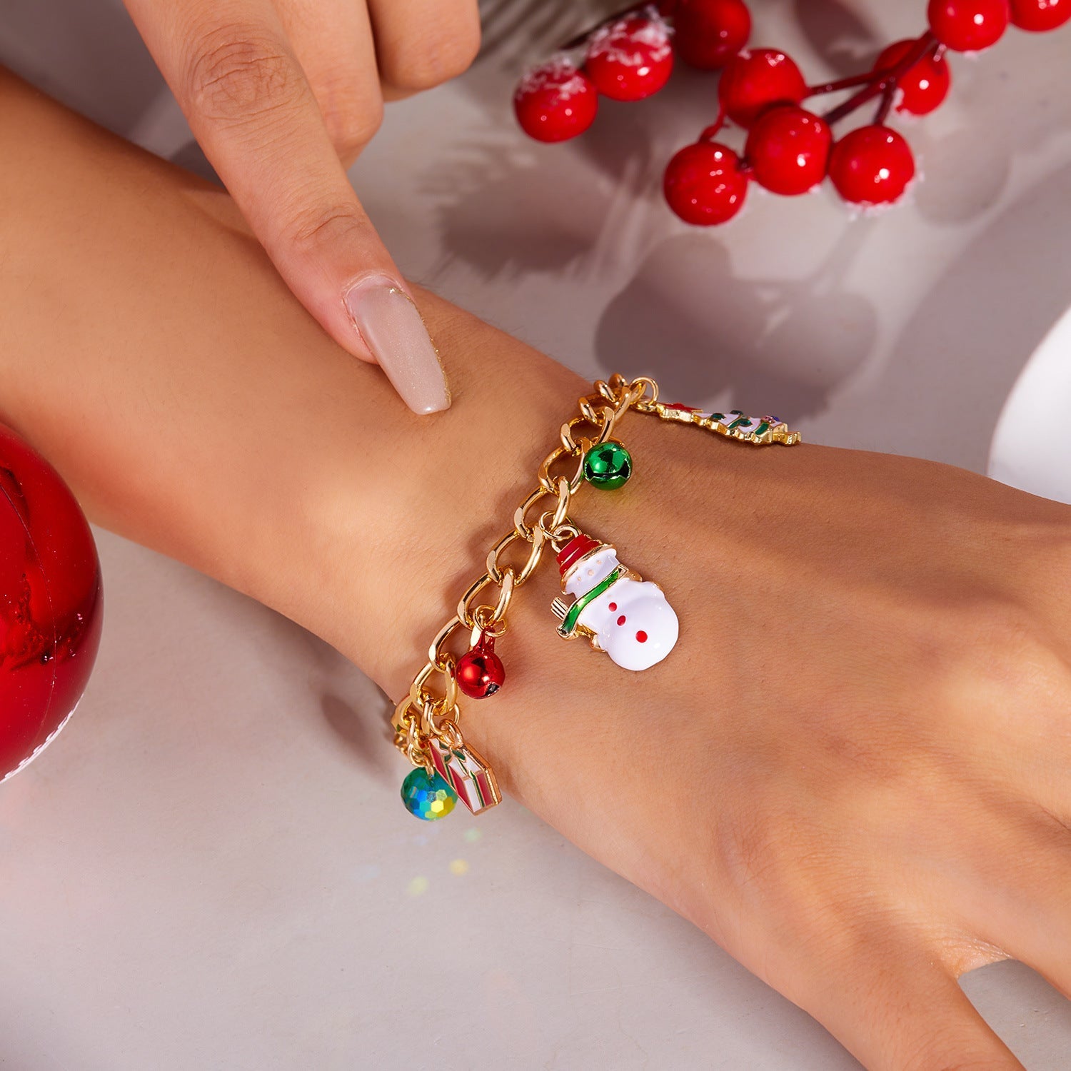 Cross-Border Christmas Bracelet With European And American Snow Santa Claus Bell Wreath Gift Pendant, Pull-Out Light Luxury Design Bracelet