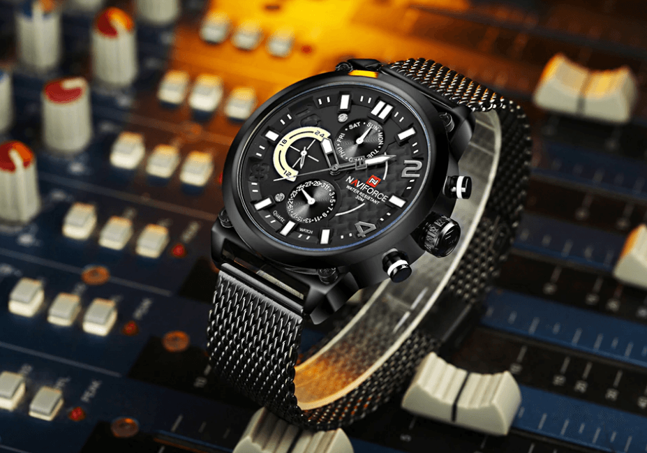 Men's Analog Quartz Wrist Watch with Stainless Steel Mesh Band