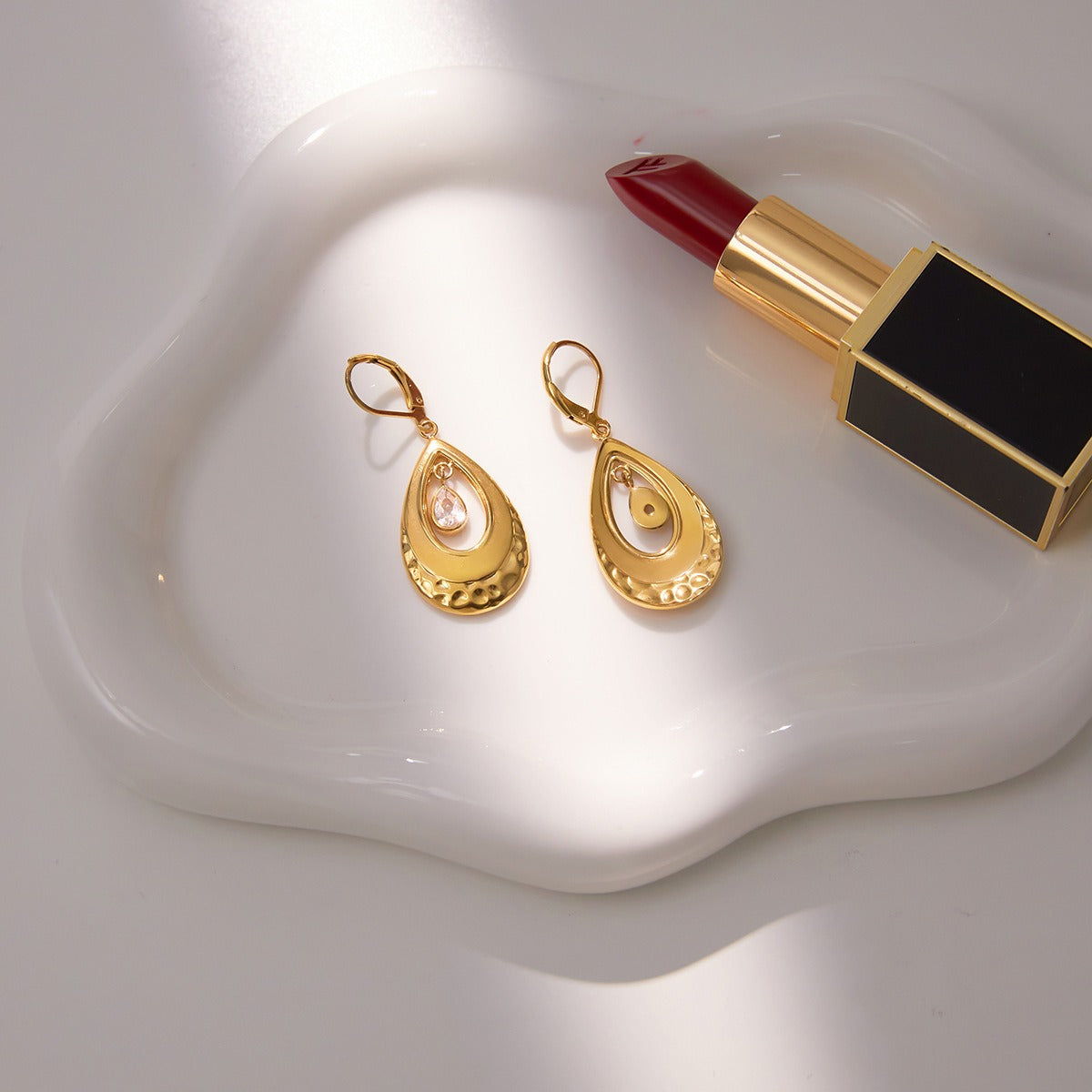 18K Gold Teardrop Zircon Hoop Earrings Lightweight Luxury Jewelry