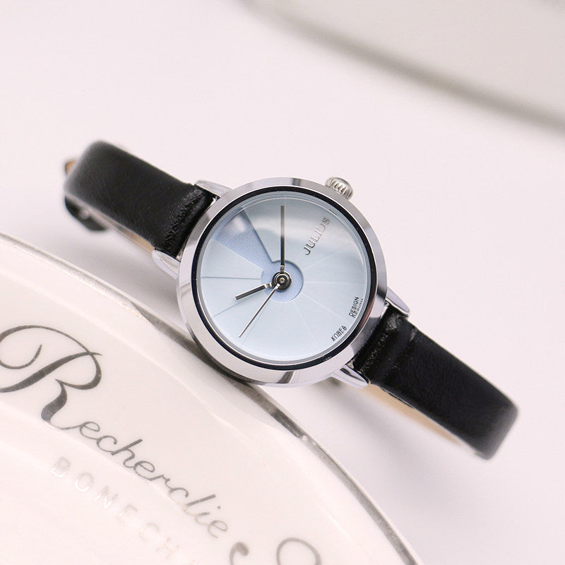 Retro Artistic Style Genuine Leather Thin Strap Compact Casual Round Quartz Watch