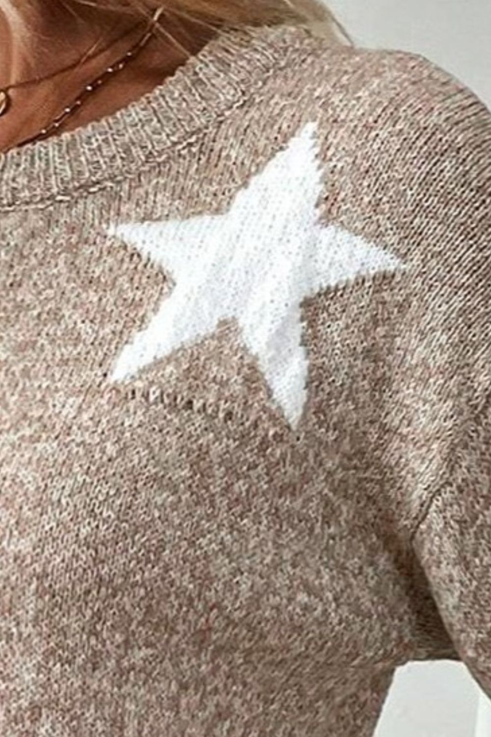 Women's Star Pattern Pullover Sweater in Tan and White - Image 4
