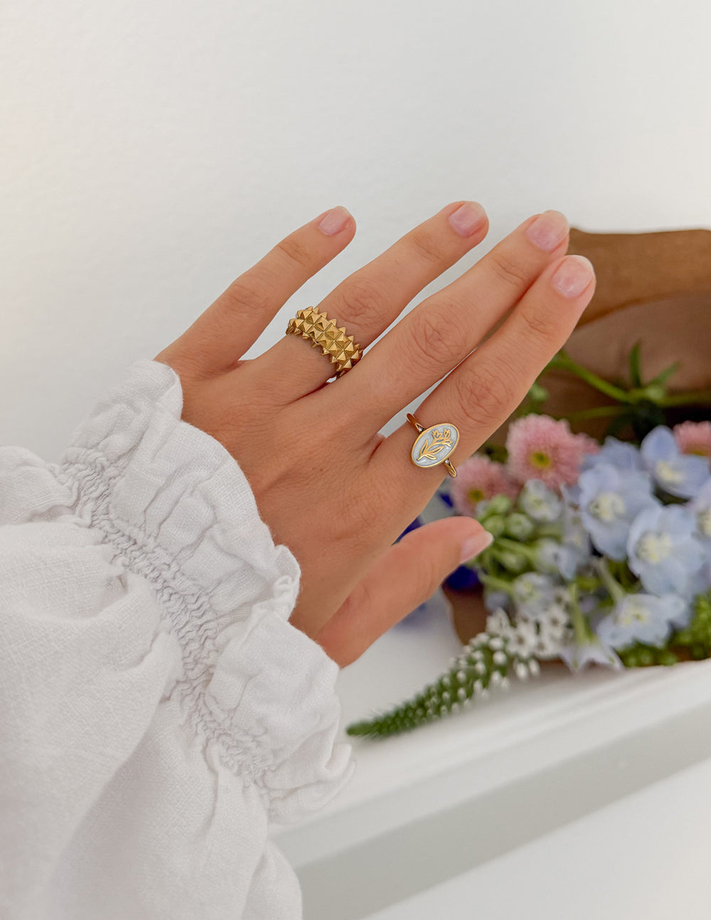 Shield of Faith Wide Band Ring in Gold - Modern Geometric Jewelry