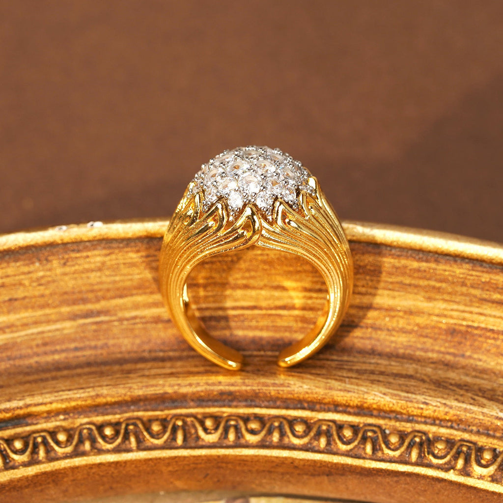 Fashionable Vintage Diamond-Encrusted Elegant Ring