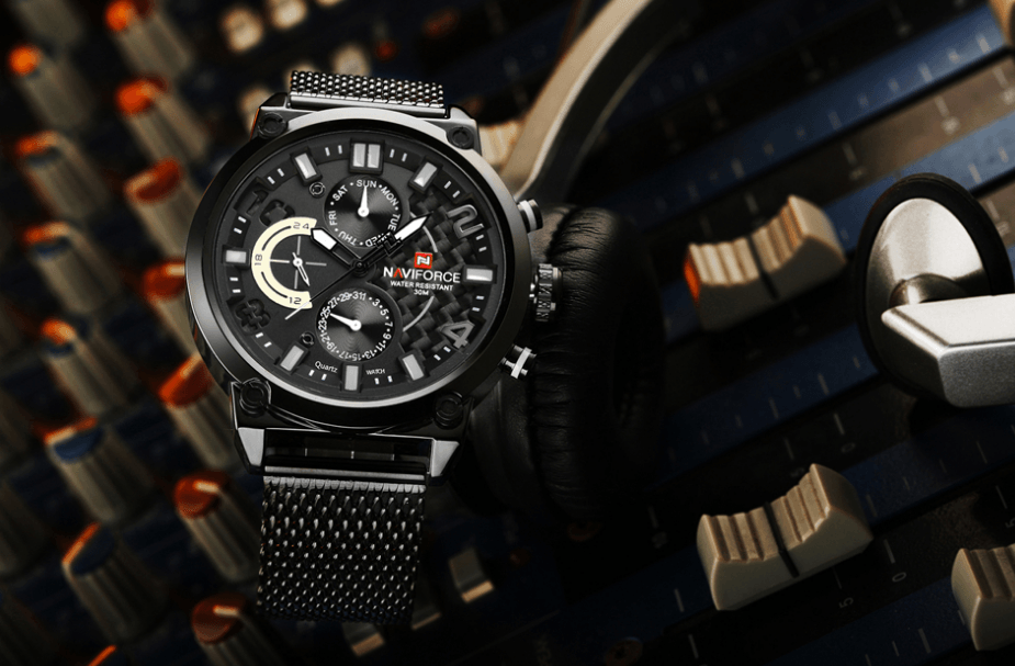 Men's Analog Quartz Wrist Watch with Stainless Steel Mesh Band