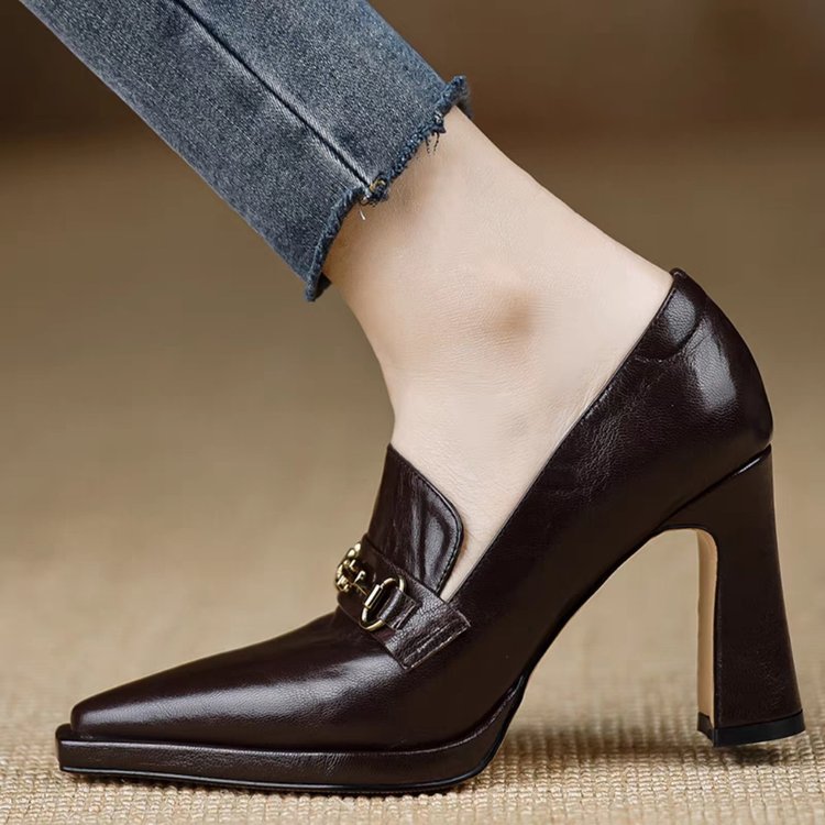 Black Pointed Toe Chunky Heel Pumps with Gold Horsebit Detail - Image 4