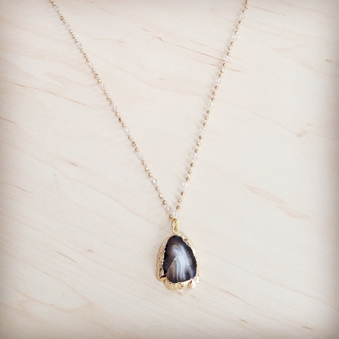 Gilded Black Agate Pendant Necklace with Beaded Chain Detail - Image 3
