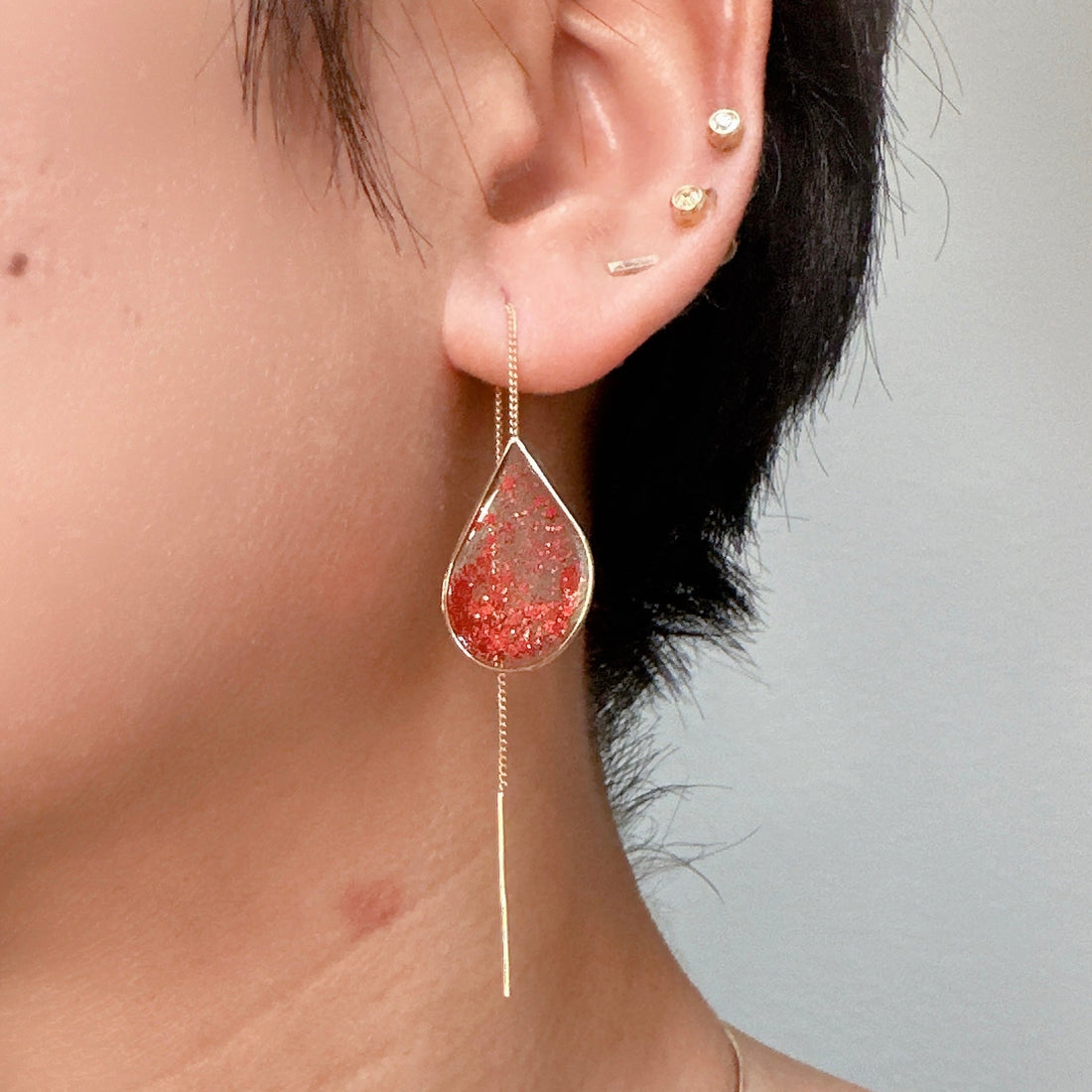 Hồng Phúc Red Glitter Gold Threader Earrings – Elegant Minimalist