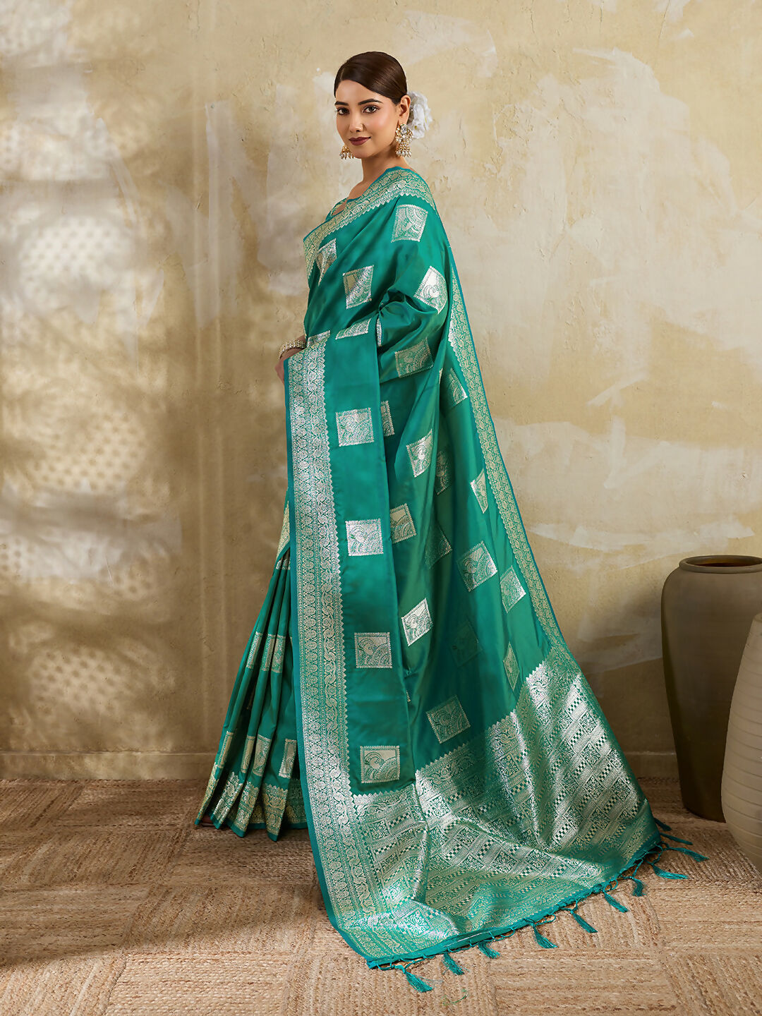 Sea Green Silk Blend Saree with Matching Blouse Piece