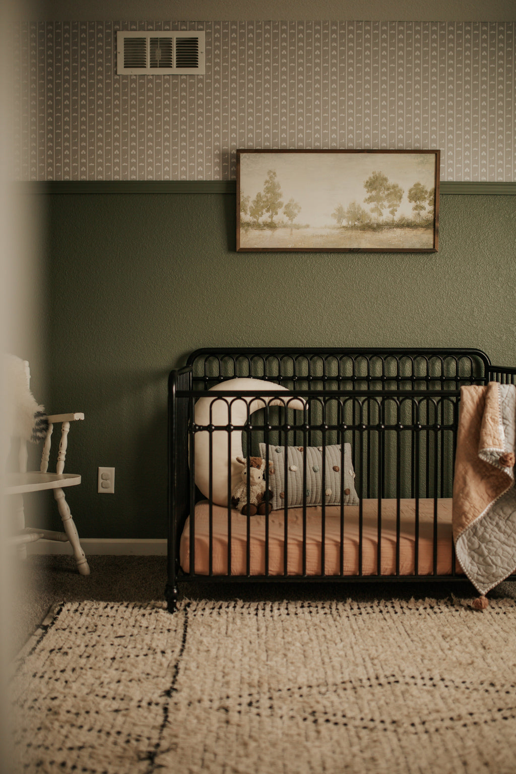 Charlie Geometric Wallpaper - Sage-Green & White Farmhouse