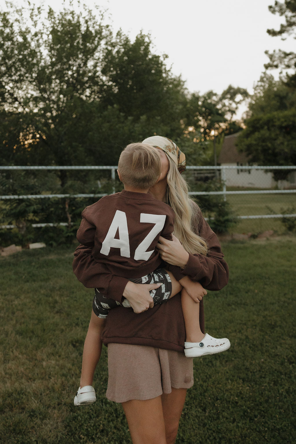 Arizona Graphic Kids Sweatshirt in Brown - Image 3