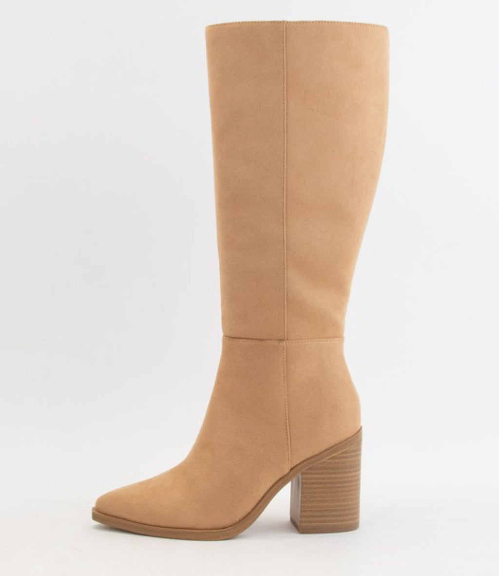 Vapor Tall Boot in Lt Blonde featuring a pointed toe and block heel on a clean background.