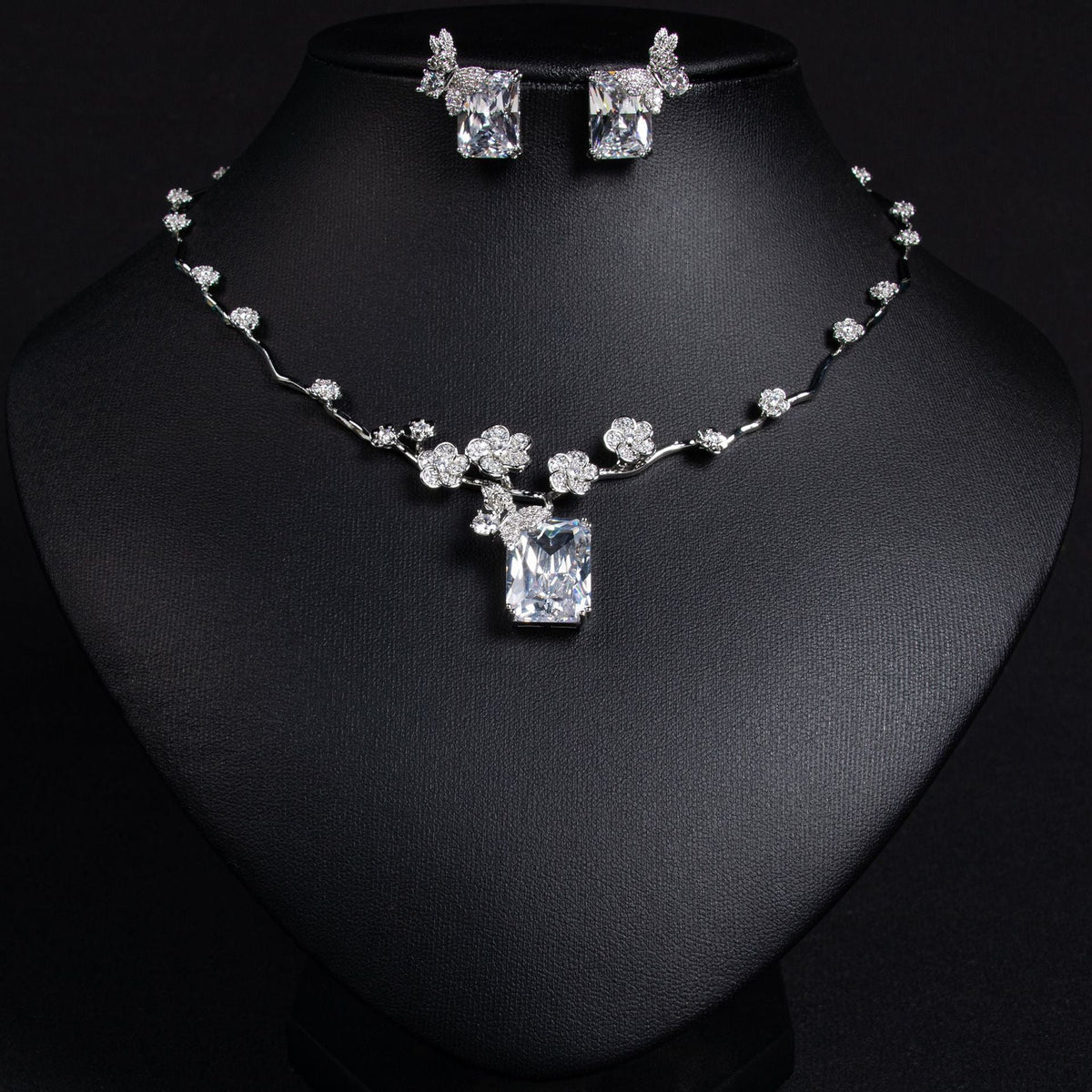 European And American New Ruby Necklace Earrings Suit Simple Joker Fashion Square Zircon Necklace Clavicle Chain Wholesale