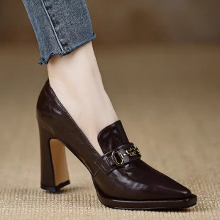 Black Pointed Toe Chunky Heel Pumps with Gold Horsebit Detail - Image 7