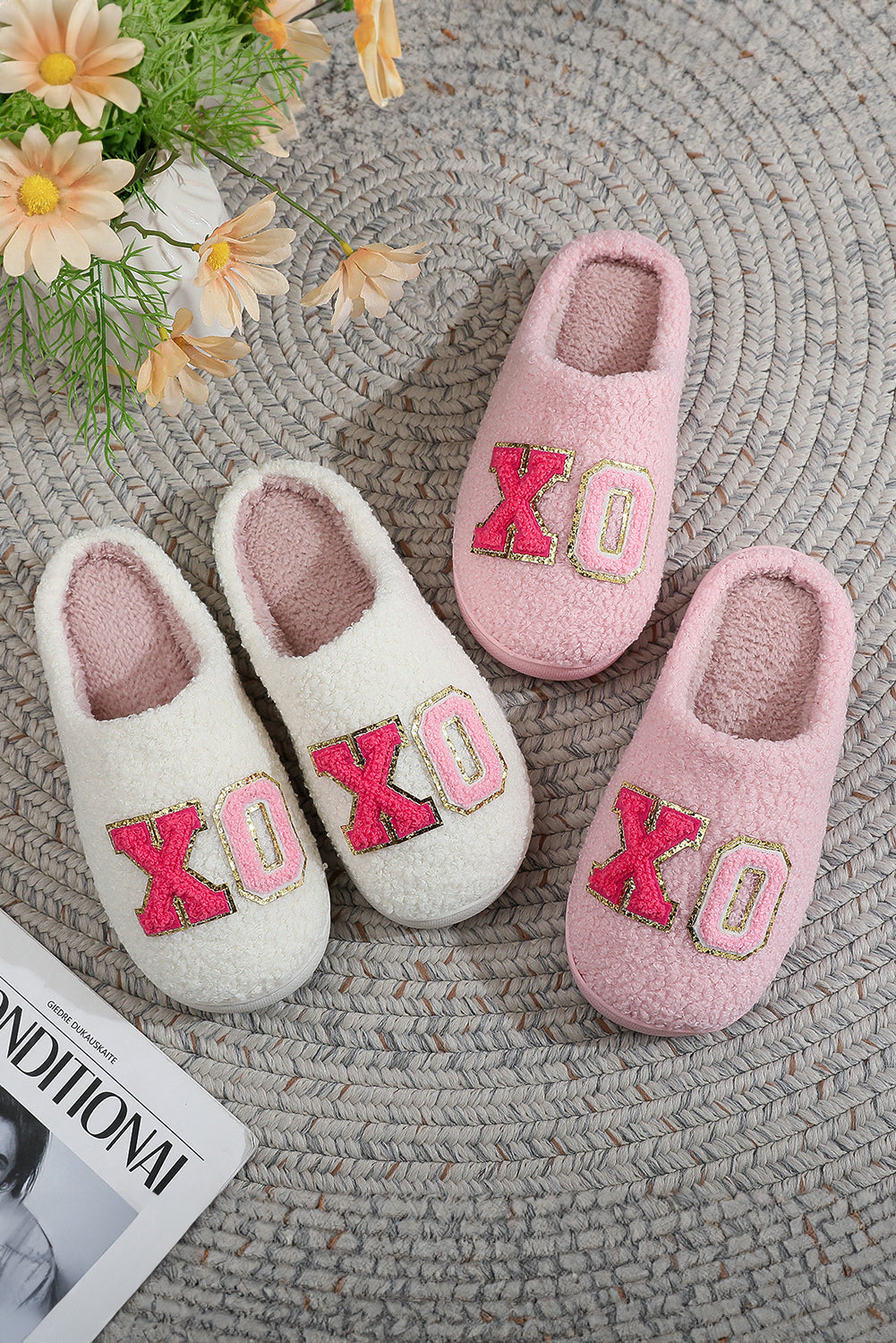 Pink XOXO Letter Graphic Plush Winter Slippers
