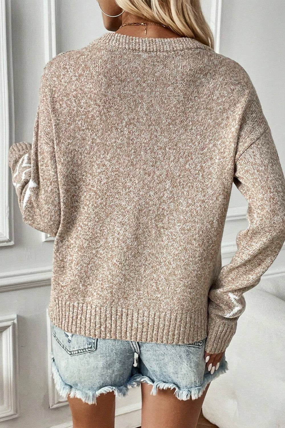 Women's Star Pattern Pullover Sweater in Tan and White - Image 3