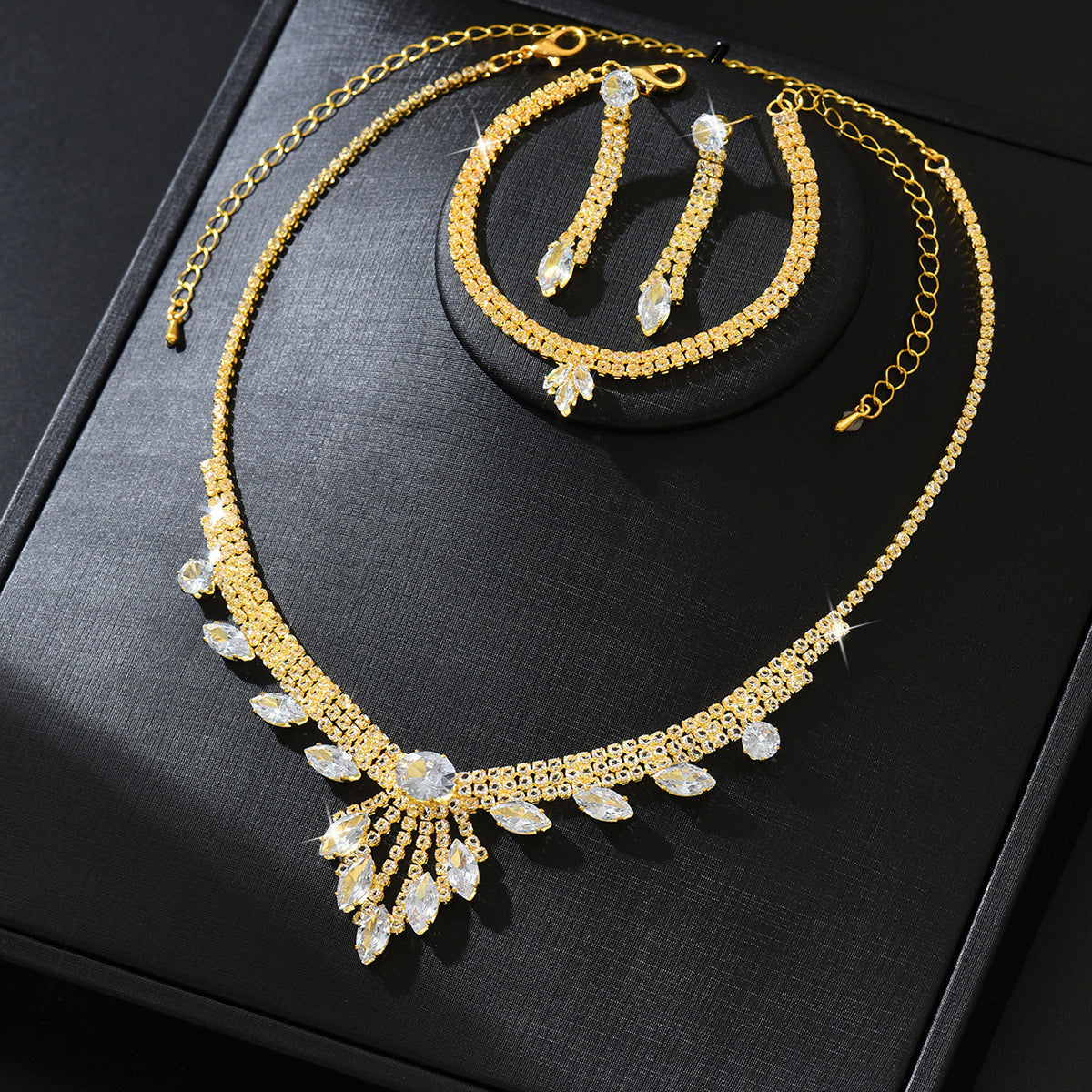 Amazon Hot Selling Jewelry Suit Necklace Earrings Bracelet All-match High-end Accessories Clavicle Chain Three-piece Set
