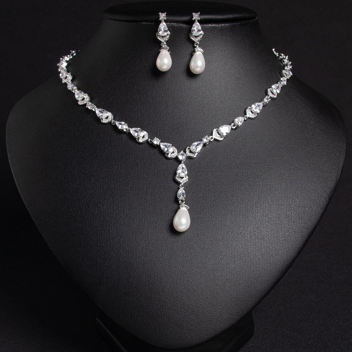 European And American Simple Bridal Jewelry Suit Clavicle Chain Hollow Water Drop Pearl Pendant Necklace Copper Zircon Earrings Accessories
