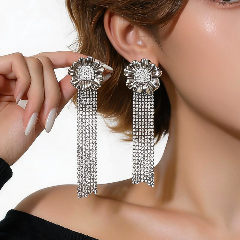 Women Heavy Craft Rhinestone Flower Tassel Dangle Stud Earrings,Luxury Statement Earrings For Banquet Party Occasion,Unique Trendy Light Luxury Fashion Jewelry