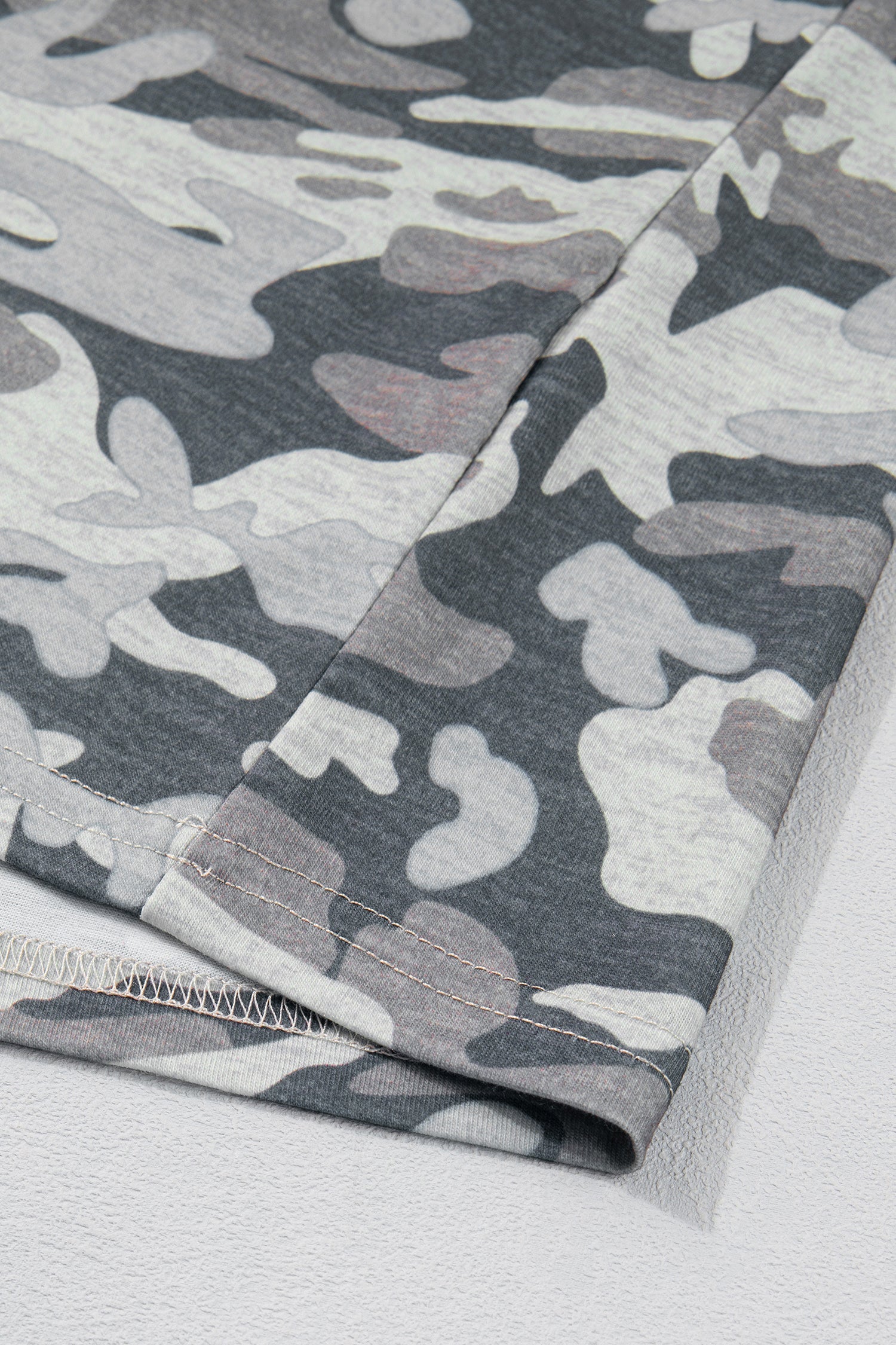 Nala Print Raw Edge V-Neck Tee in Grey and White