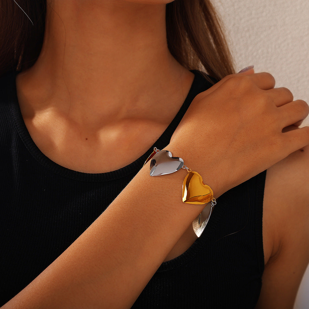 European And American Fashion Light Luxury Contrast Color Heart Bracelet, Non-Fading, Versatile Eye-Catching Hand Jewelry For Women