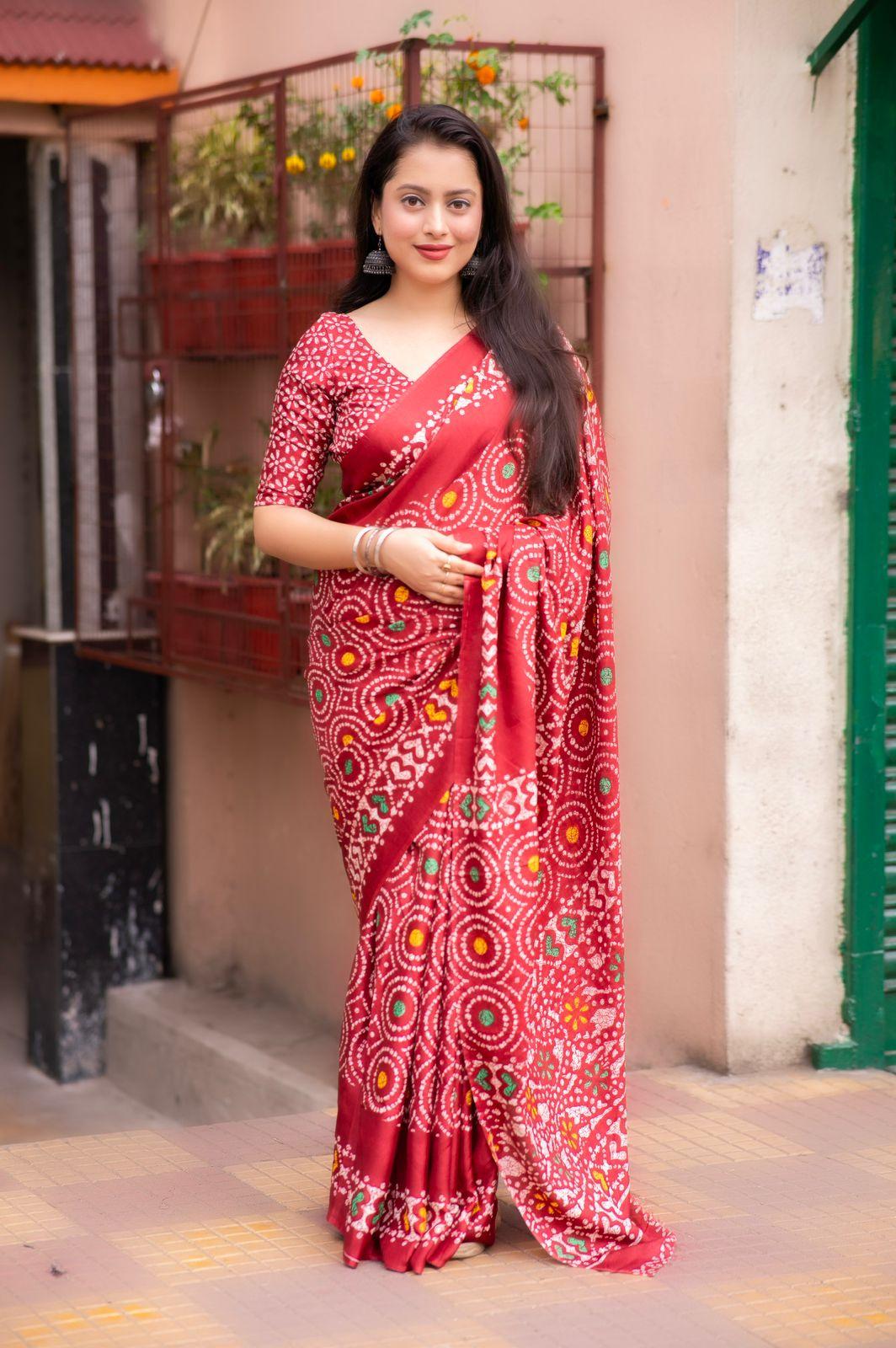 Red Silk Blend Ethnic Motifs Saree with Unstitched Blouse - Hiral Fashion