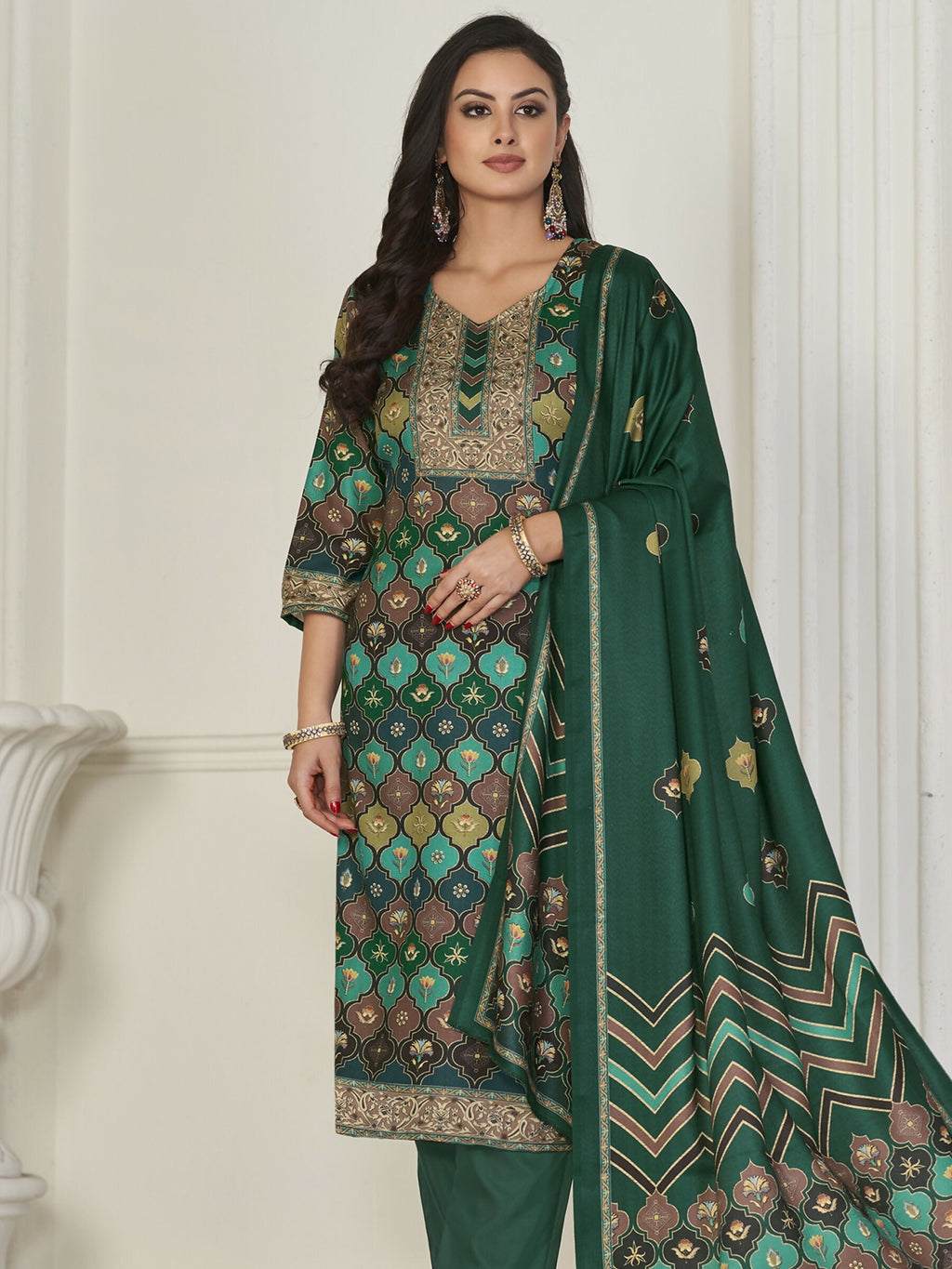 Women's Multicolor Pashmina Geometric Digital Print Kurta Set