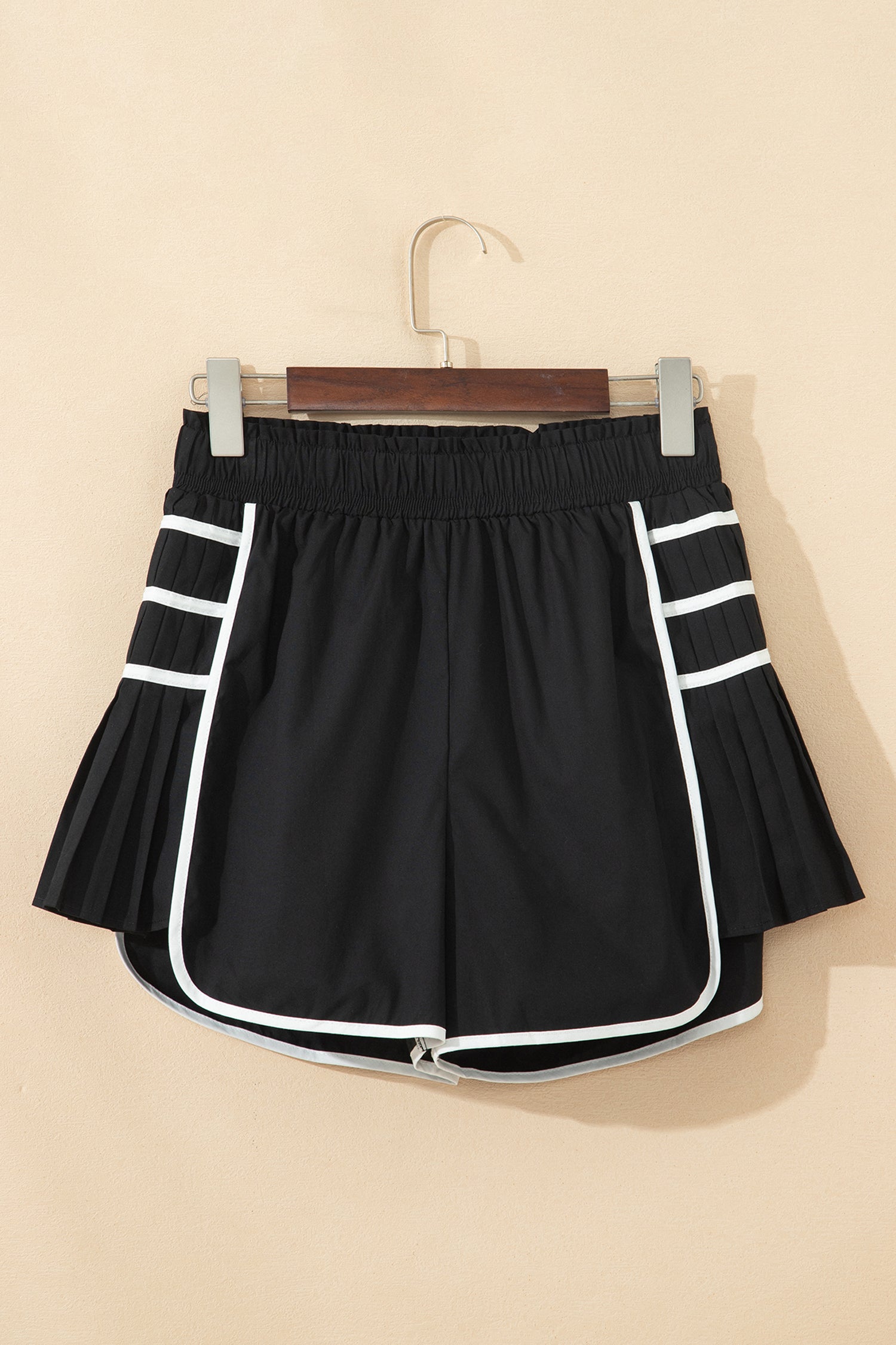Contrast Trim Pleated Active Shorts - Sporty Athleisure Women's Fit