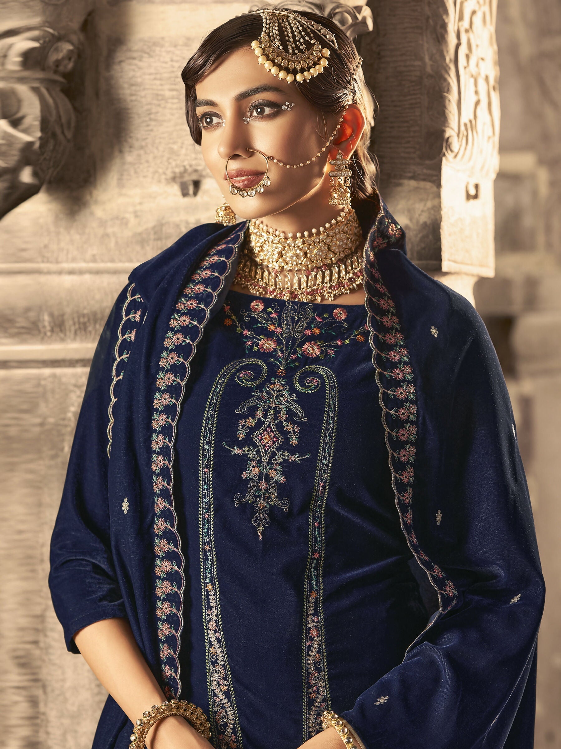 Navy Blue Velvet Floral Kurta Set with Resham Thread & Jari Work
