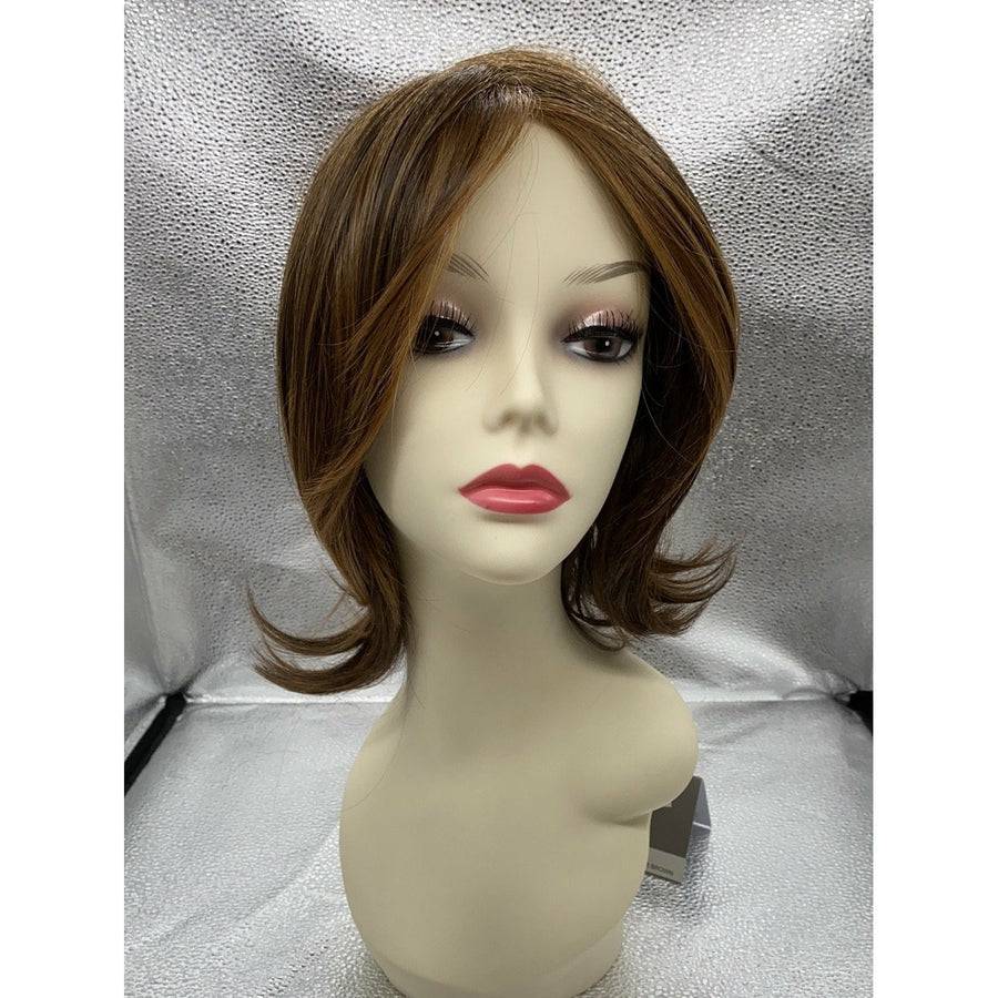 Upstage Wig: Natural Layered Cut in Multi-Tonal Brown and Blonde