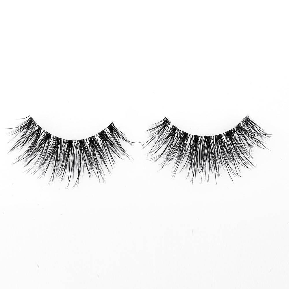 VIP Eyelashes Air Feel packaging and lash set
