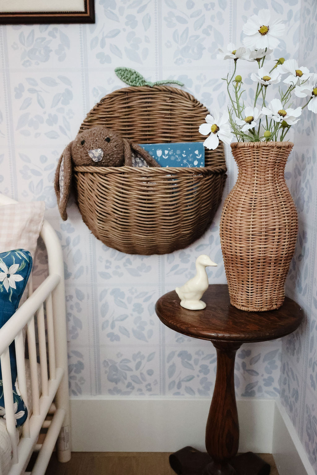 Francine Vintage-Inspired Floral Wallpaper - Light Blue & White