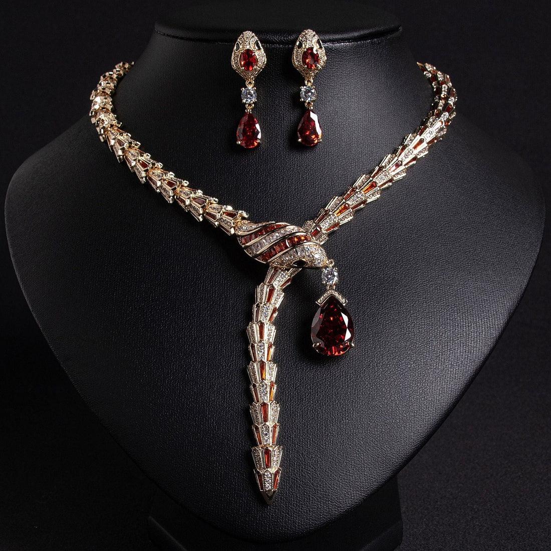 18k gold plated serpent-inspired jewelry set made of titanium steel