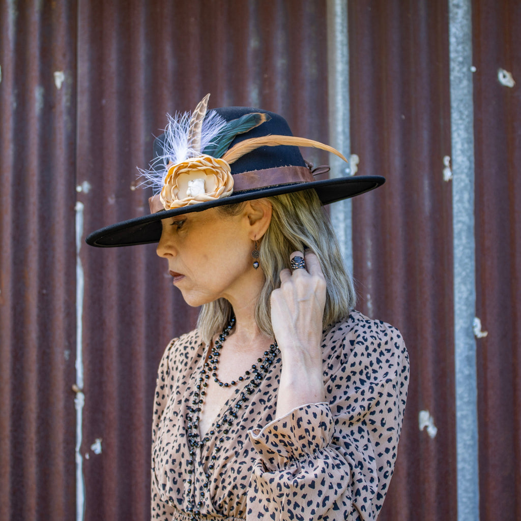 Faceted Glass Beaded Triple Strand Layering Necklace w/ Pendant 253k