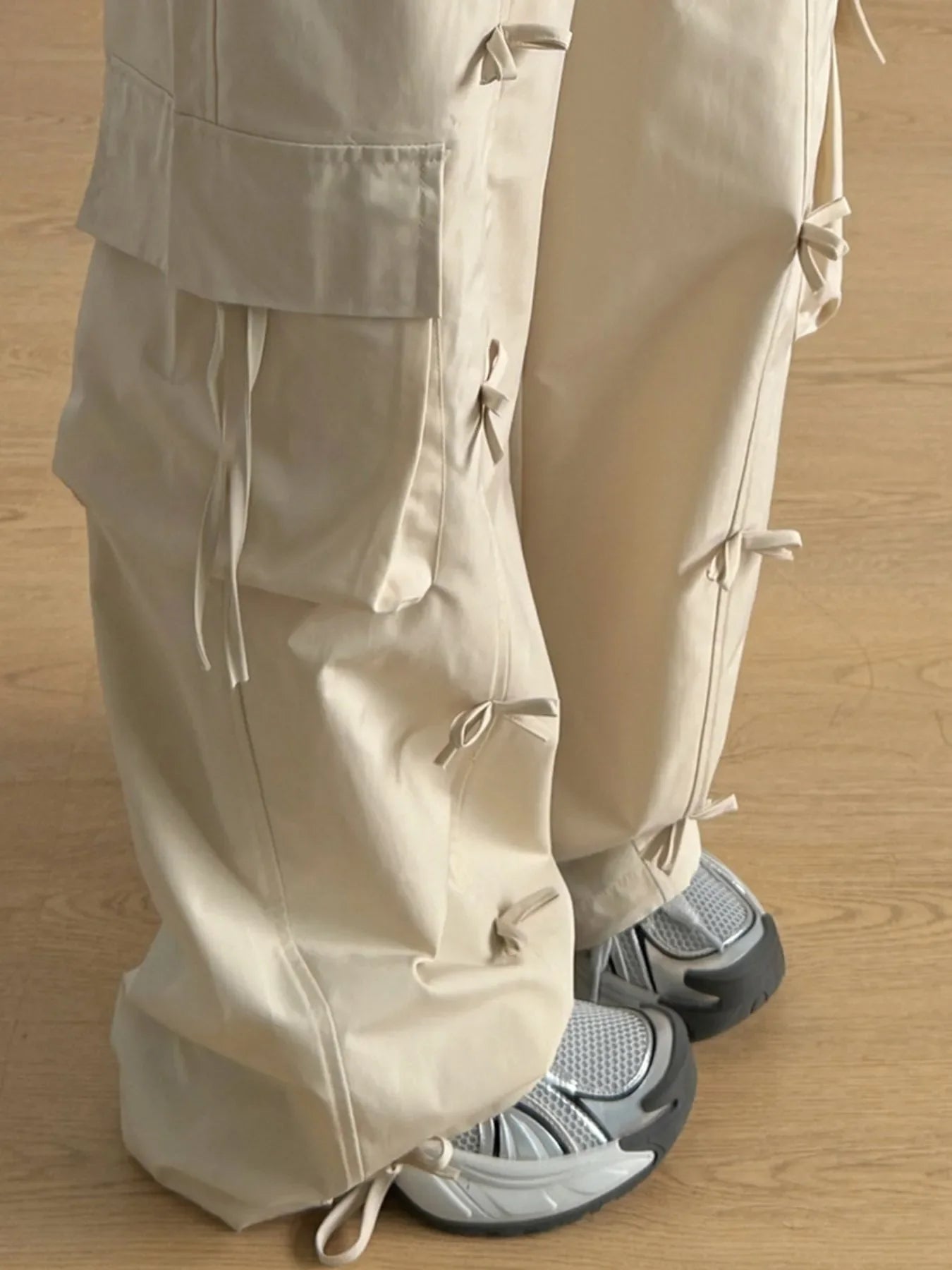 Women's Elastic Waist Bow Cargo Pants with Functional Pockets - Image 5