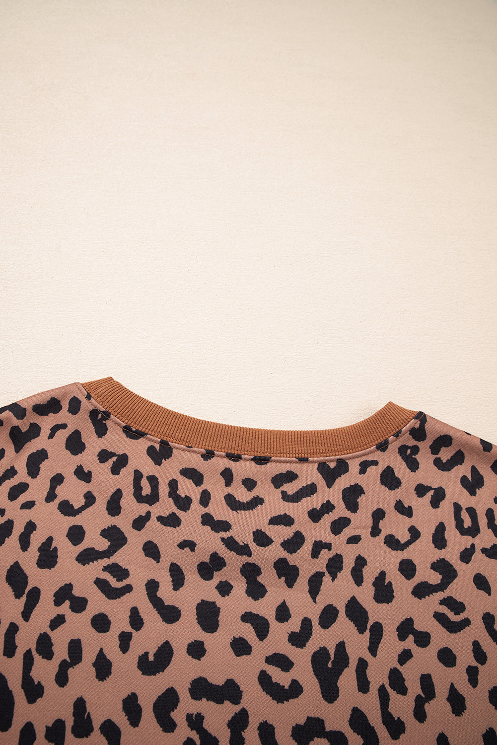 Plus Size Leopard Stripe Patchwork Side Slit Sweatshirt