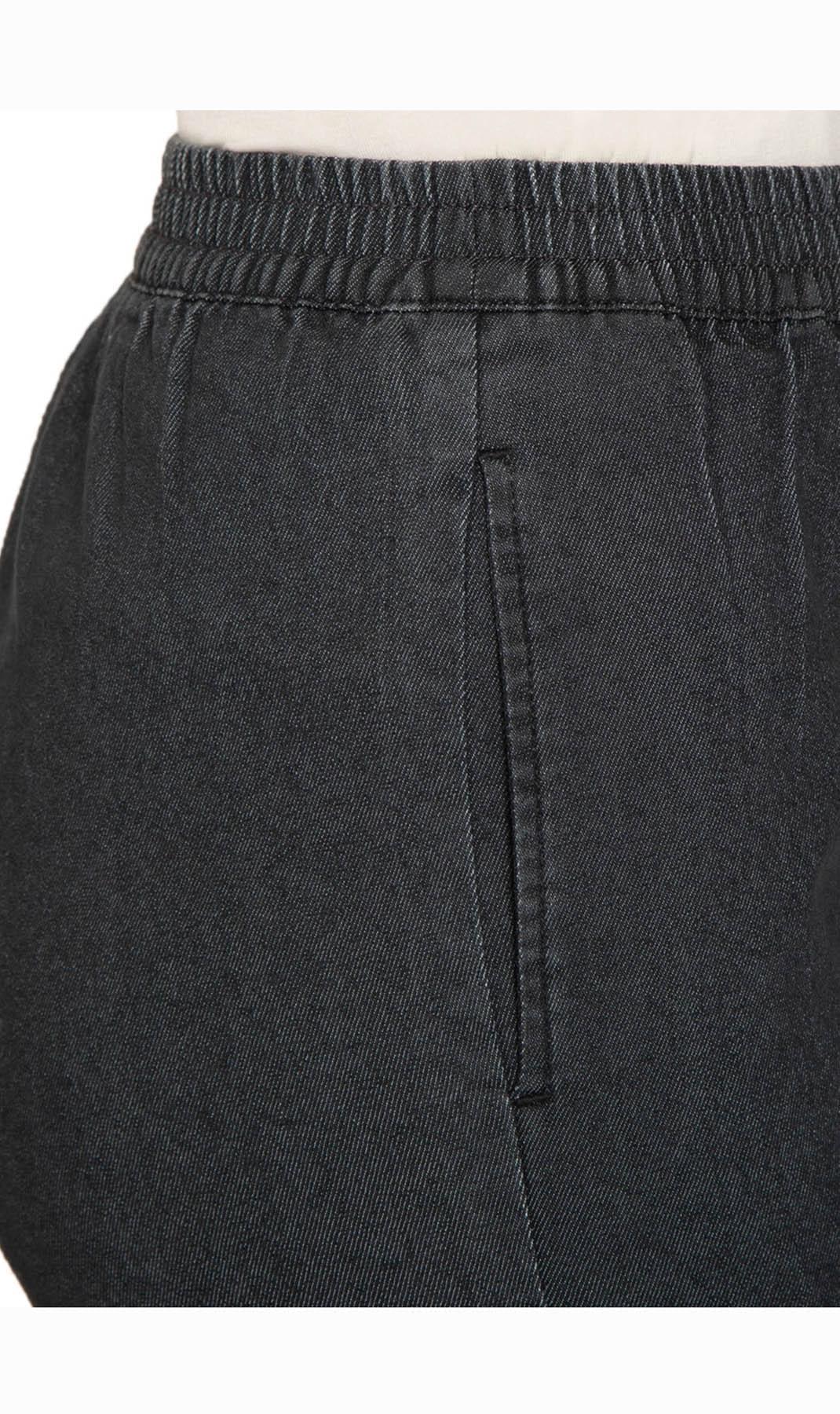Women's Pull-On Bermuda Shorts in Denim and Twill - Stretch Fit