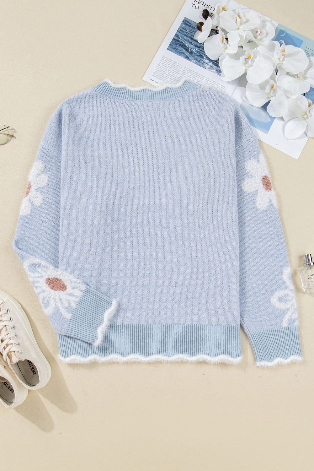 Plus Size Floral Scallop V-Neck Sweater