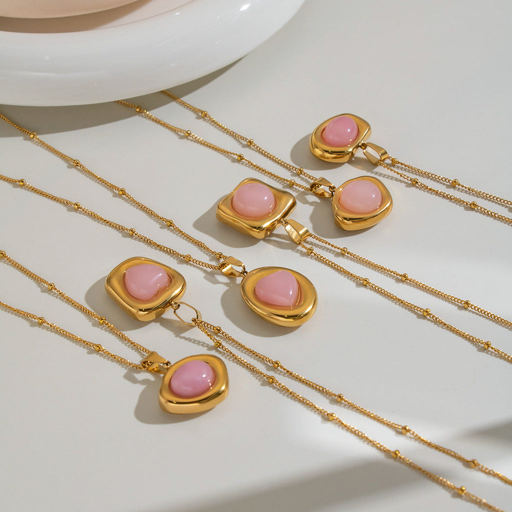 Natural Stone High-end Necklace With An 18K Gold Pendant