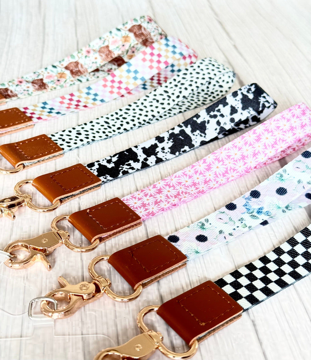 Phone Wrist Strap Keychain with Tether Tab - PINK DAISIES