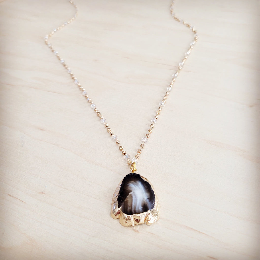 Gilded Black Agate Pendant Necklace with Beaded Chain Detail - Image 2