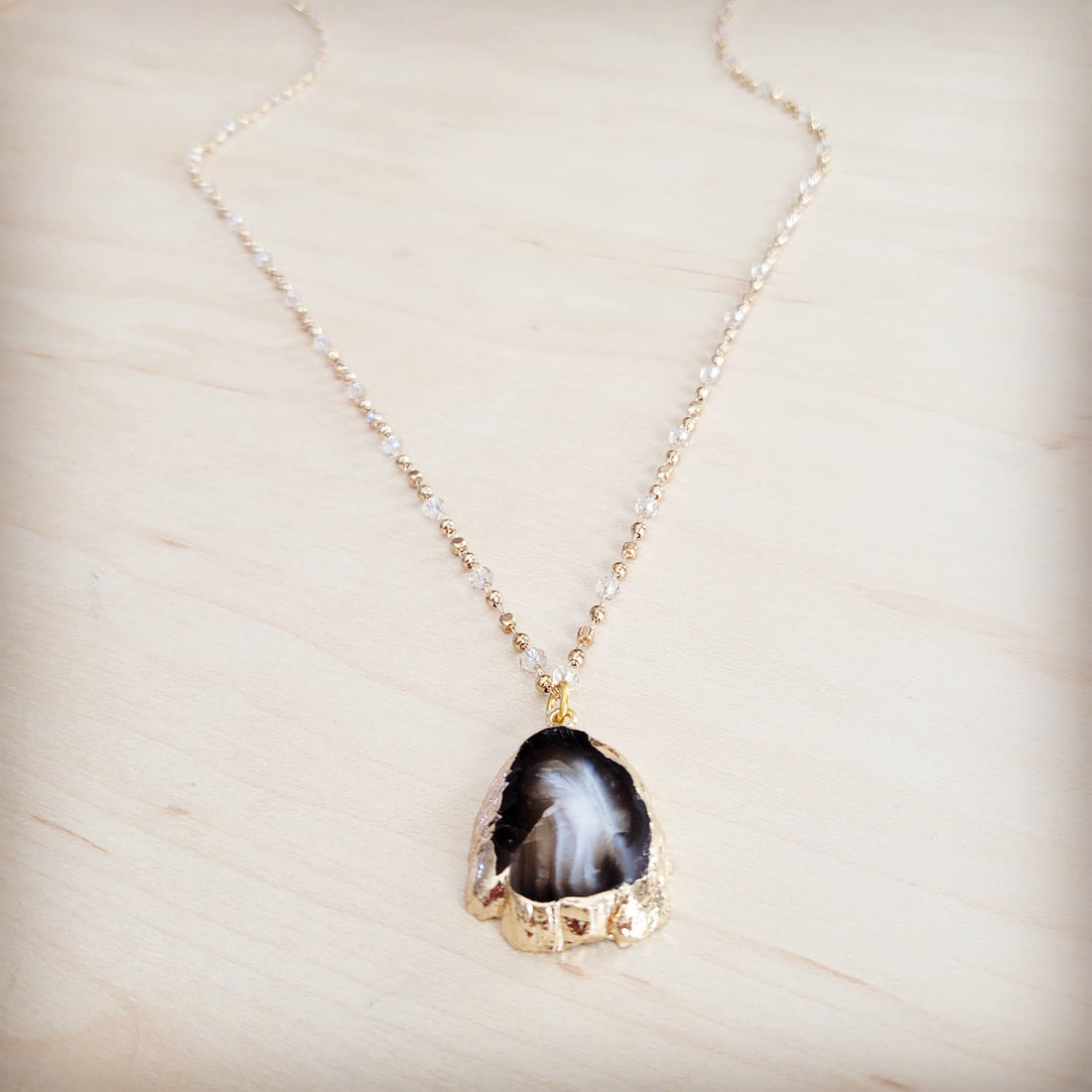 Gilded Black Agate Pendant Necklace with Beaded Chain Detail - Image 2