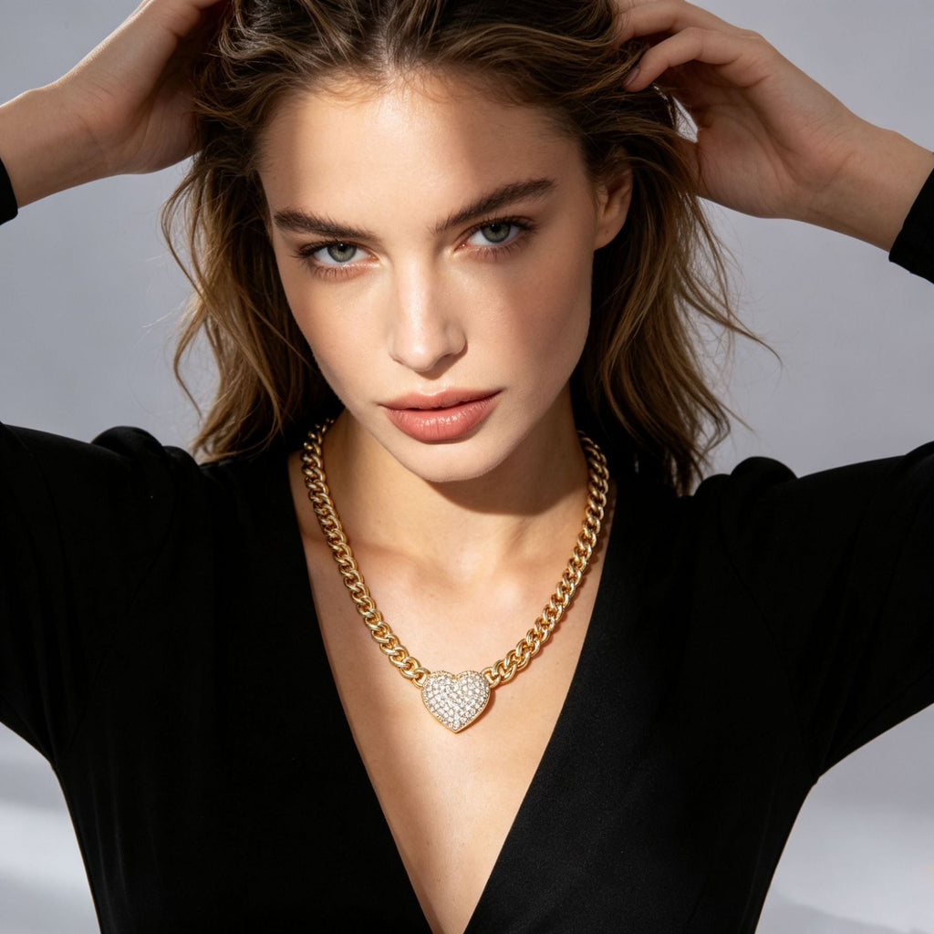 Link Necklace For Women With Inlaid Zircon Heart Pendant, Copper Material, Fashion Light Luxury Clavicle Chain, Trendy Valentine's Day Jewelry