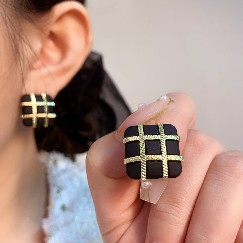 Dainty Heart Stud Earrings in Gold - Minimalist Everyday Jewelry